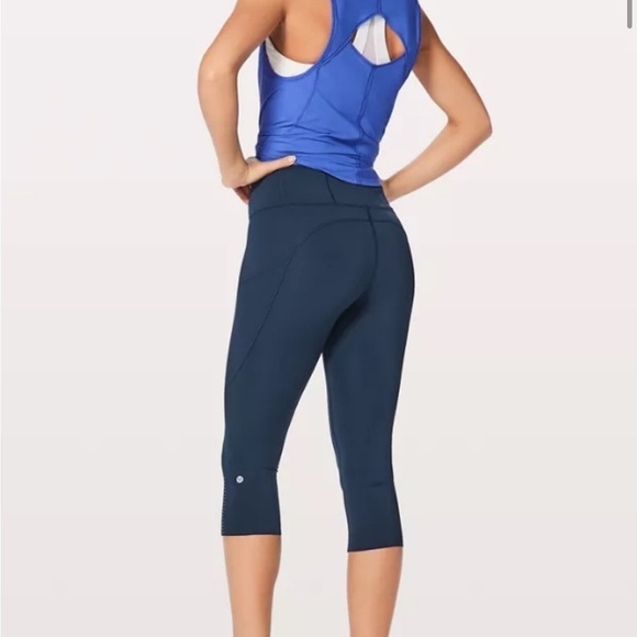 Lululemon Fast and Free Crop Tights - Picture 2 of 10